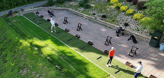 sc-artificial-grass-teeline-3 golfers teeing off on SYNLawn artificial grass